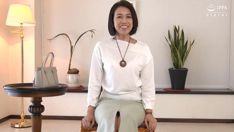 藤谷友梨子 47歳 (初脱ぎ・デビュー作/専業主婦/結婚25年目)