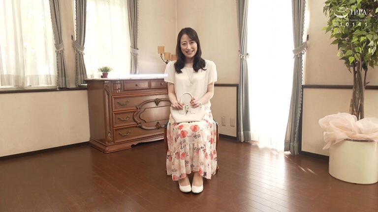 美竹千里 37歳 (初脱ぎ・デビュー作/専業主婦/埼玉県在住)