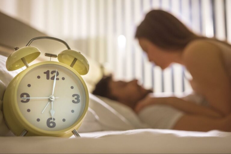 朝エッチするメリットとは？寝起きセックスの男女の誘い方＆夜と違う注意点