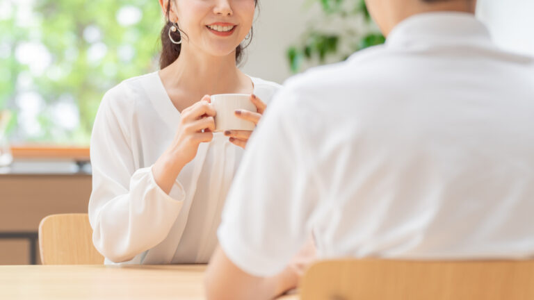 女子が好きな人にとる行動や態度とは？本命に見せる仕草や脈ありサインを解説