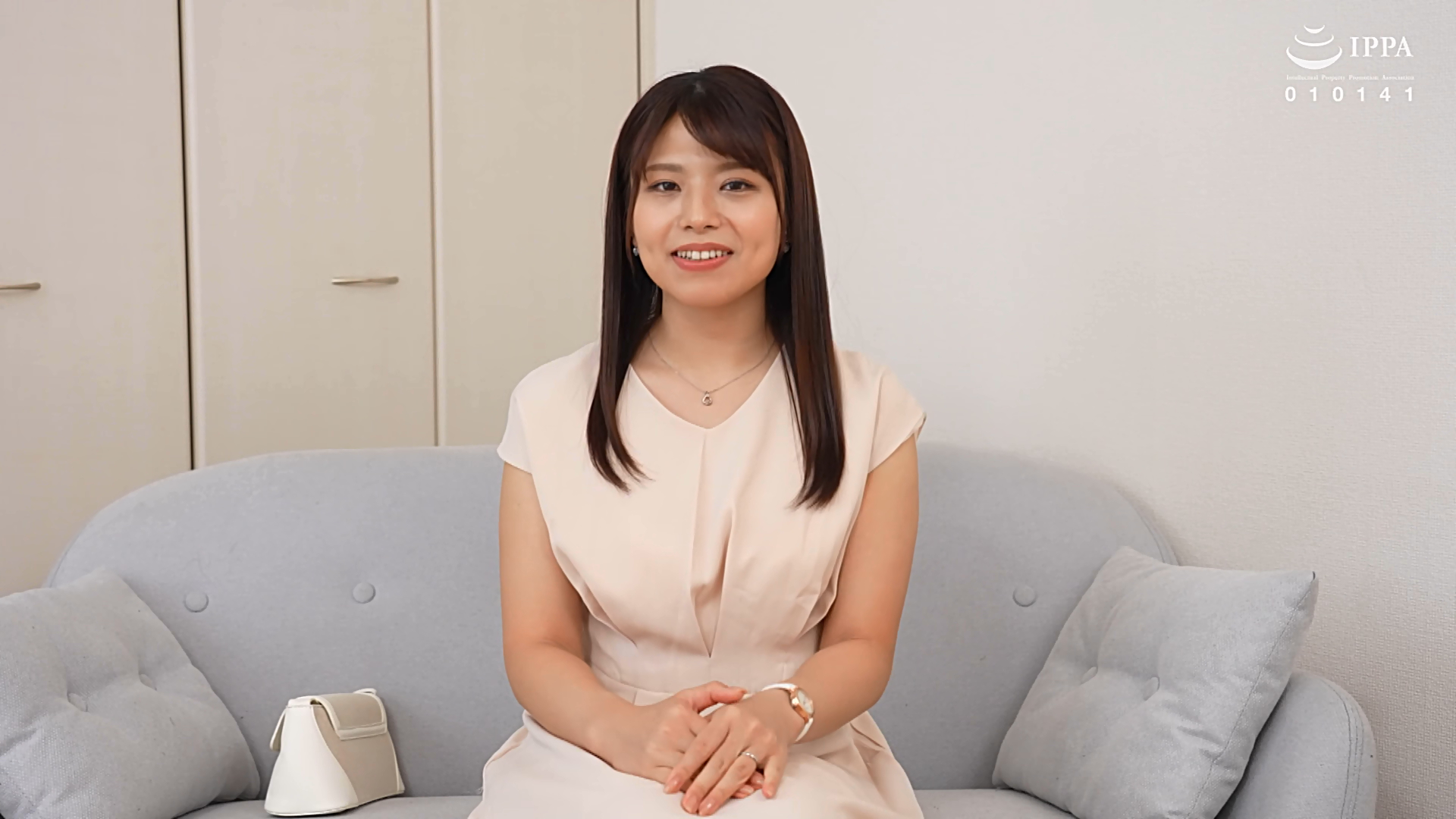 和歌山県の貧乳熟女画像 河合美央 34歳 (初脱ぎ・デビュー作/専業主婦/神奈川県在住)│熟女動画を見るならソクヨム